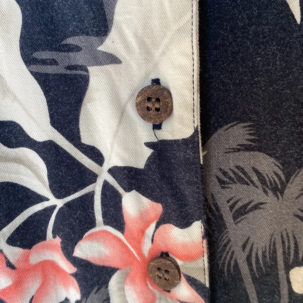 Caribbean Joe Hawaiian button up shirt with wooden buttons - Picture 3 of 4